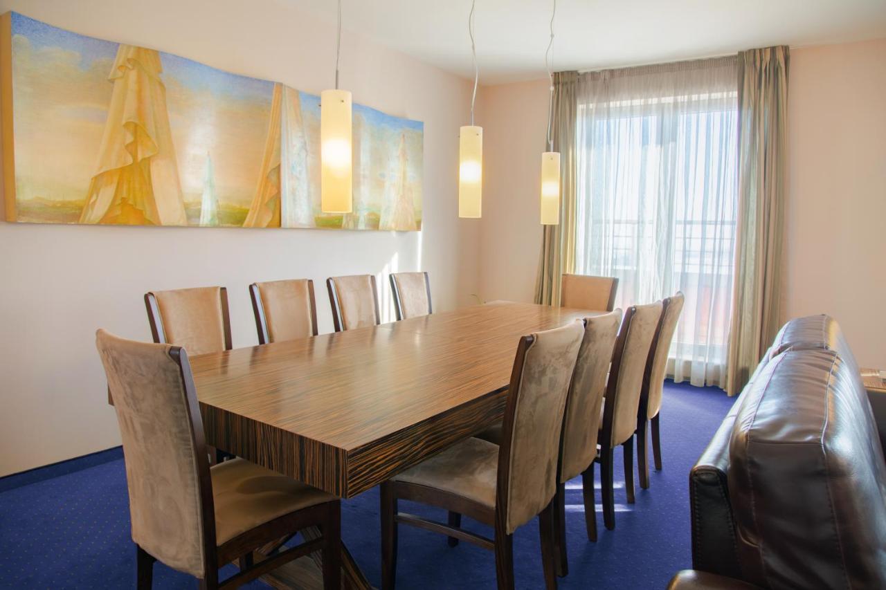 Panoramic Suite with Jacuzzi,1229245771:JPEG