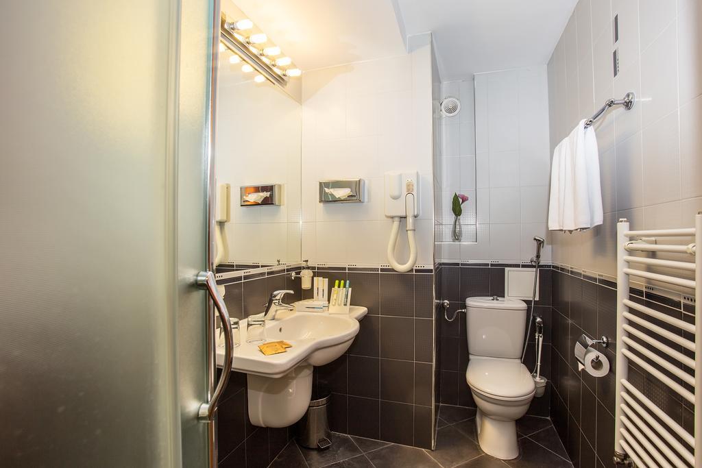 Deluxe Double Room with Free Underground Parking