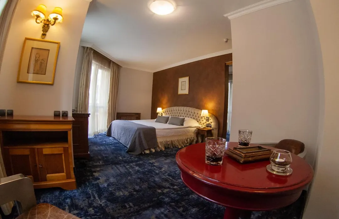 Meg-Lozenetz Hotel-1