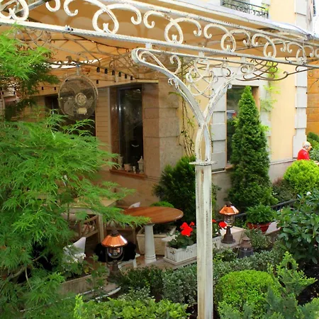 Meg-Lozenetz Hotel-2