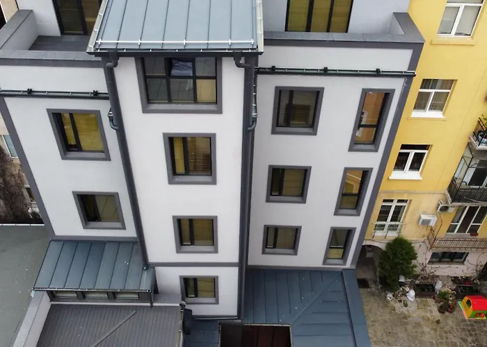 Cheap hotel: Art Hotel 158